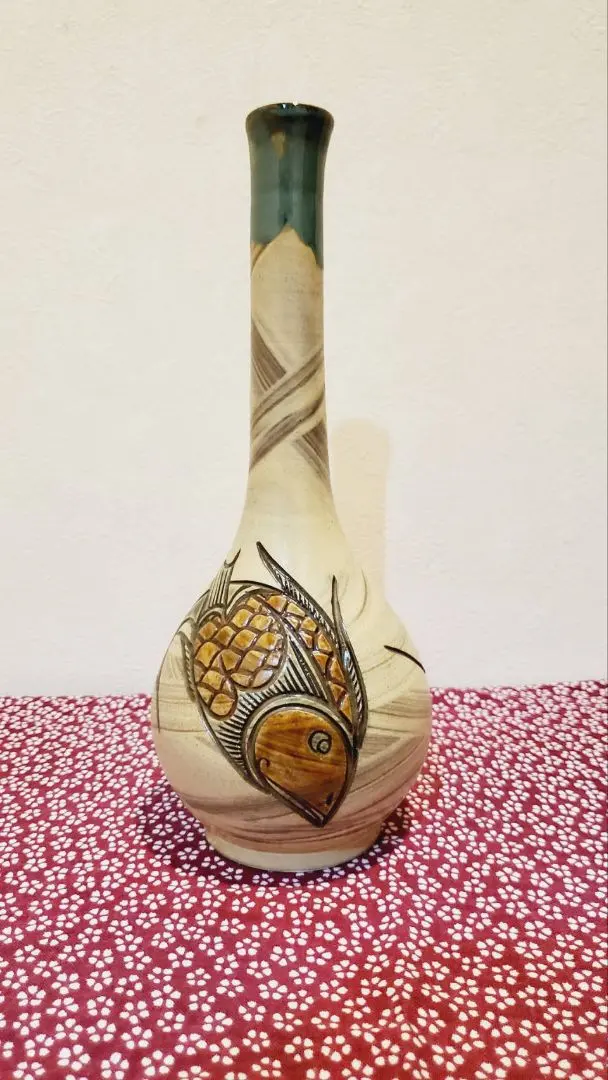 4 宮城三成 伊勢海老紋 縁起物 陶器平皿 やちむん 宮城 金城次郎 人間