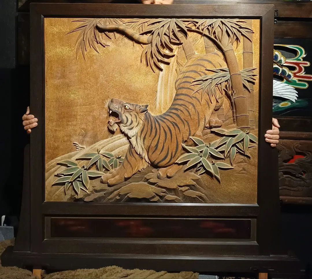 天然木一刀彫り衝立虎 竹藪杉高さ122cm