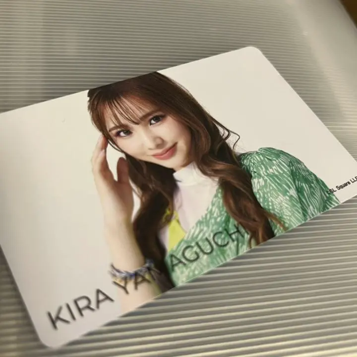 Girls2 鶴屋美咲ミュージアム入場特典サイン入り➂ソロ