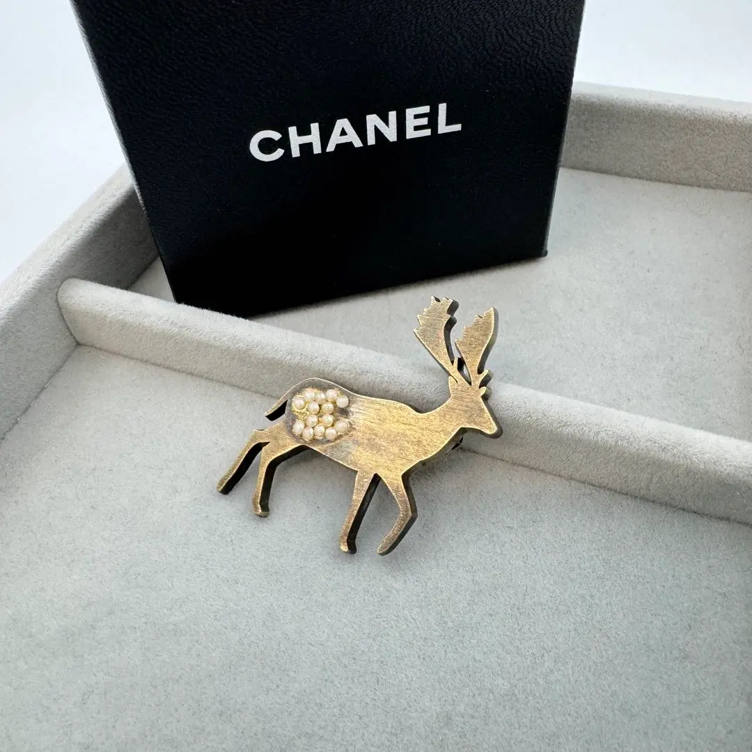 CHANEL トナカイブローチ大8×8センチ