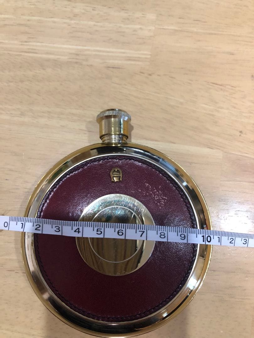 容器のみアイグナー ヴィンテージ携帯用洋酒ボトル 直径 10㎝ 部分的に