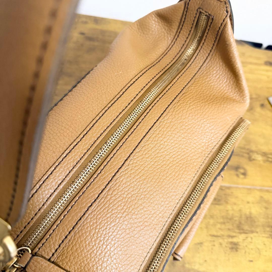 トッズ　ワンショルダー　ハンドバッグ　トート　シボ革　レザー　ブラウン系