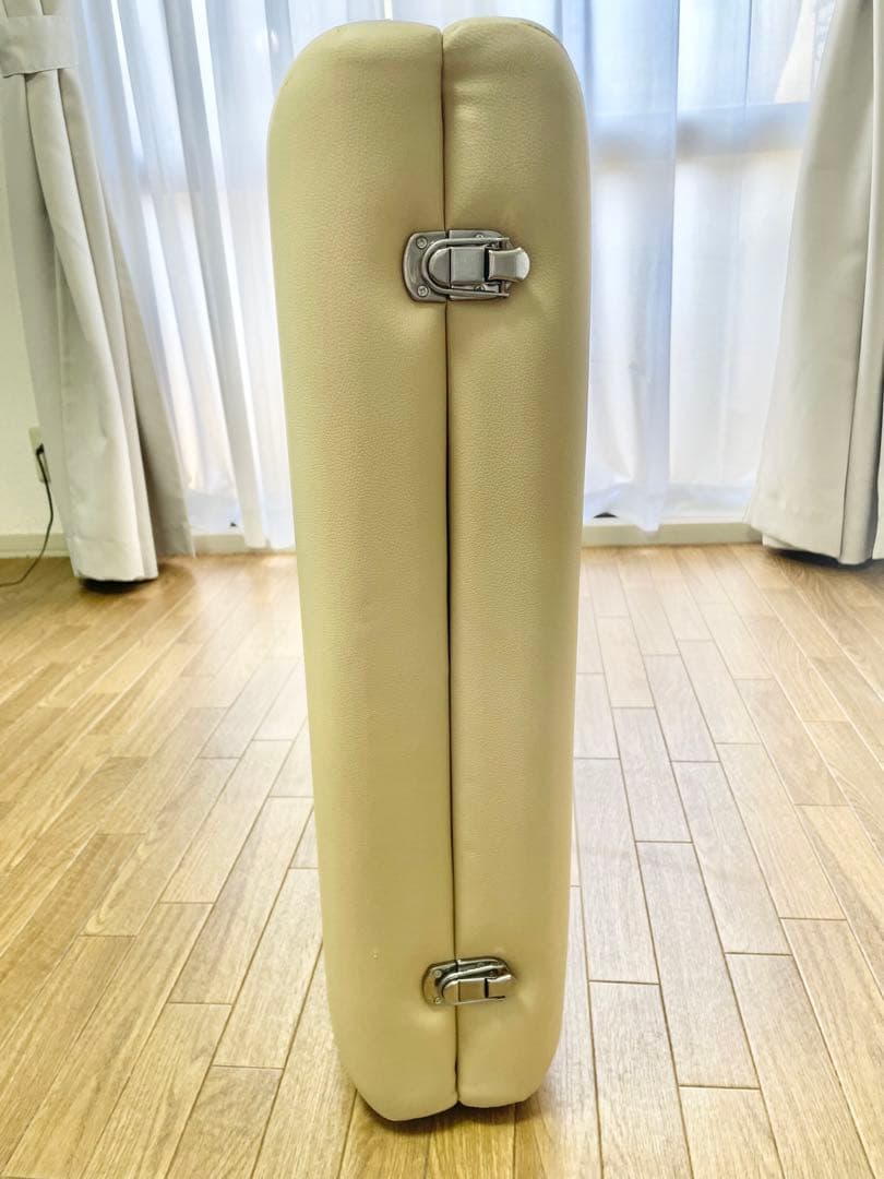 新品未使用施術ベッドバニラ折りたたみバッグ付き