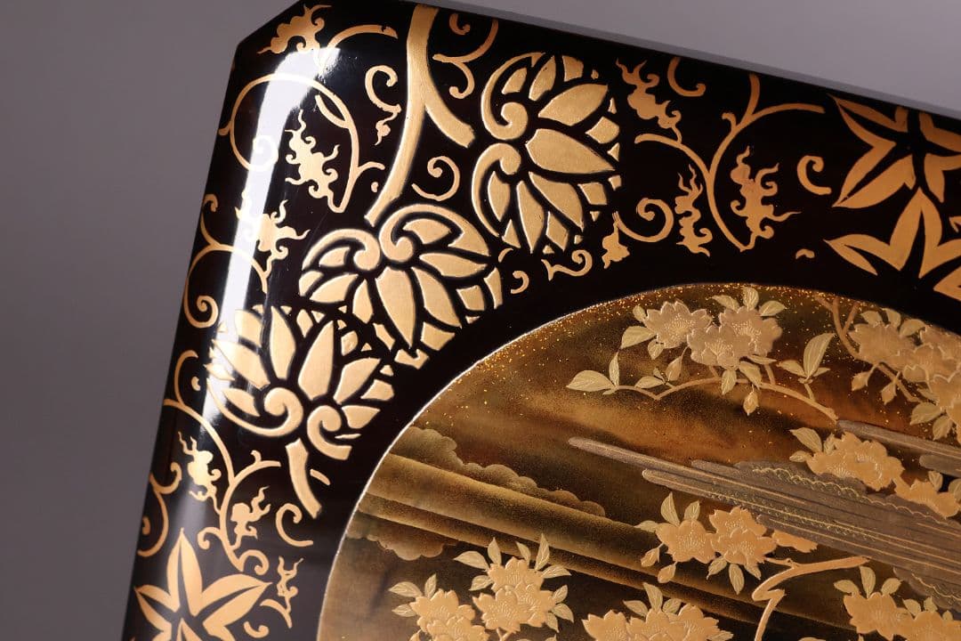 MA693】加賀蒔絵 饅羹重 御所車 葵唐草 蝶 金蒔絵 螺鈿 木製 饅頭箱