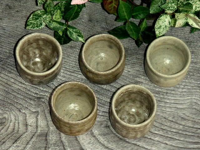 ♥黄瀬戸 （ 灰釉 ） ぐい呑み　５個 セット　ぐい飲み　骨董品