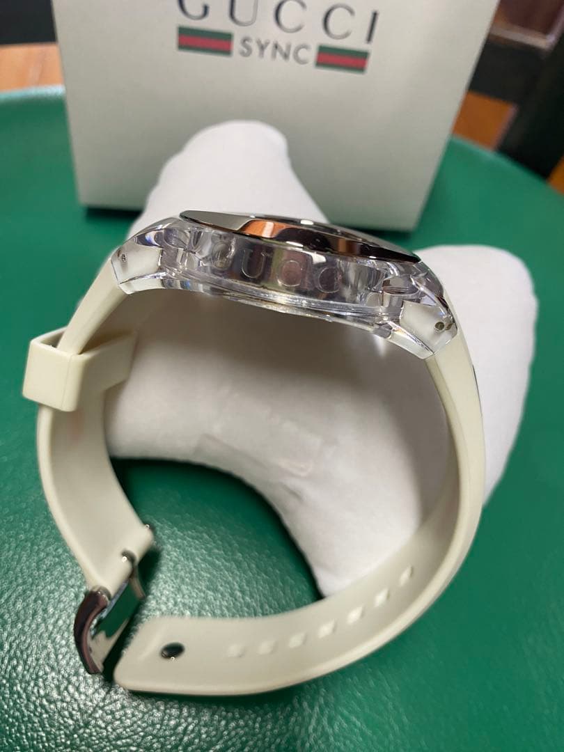 グッチ 腕時計 SYNCインターロッキングG シェリーライン 白色　ユニセックス