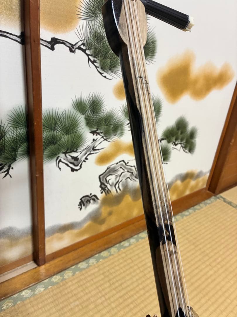 沖縄三線 伊江島クルチ(黒木) ユナー！与那城型 本皮一枚張り - メルカリ