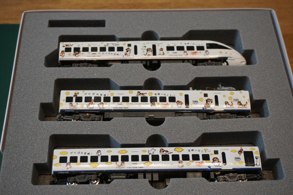 ＫＡＴＯ　885系 「たま（宮崎応援）」ラッピング仕様 ＳＭ-8編成 6両
