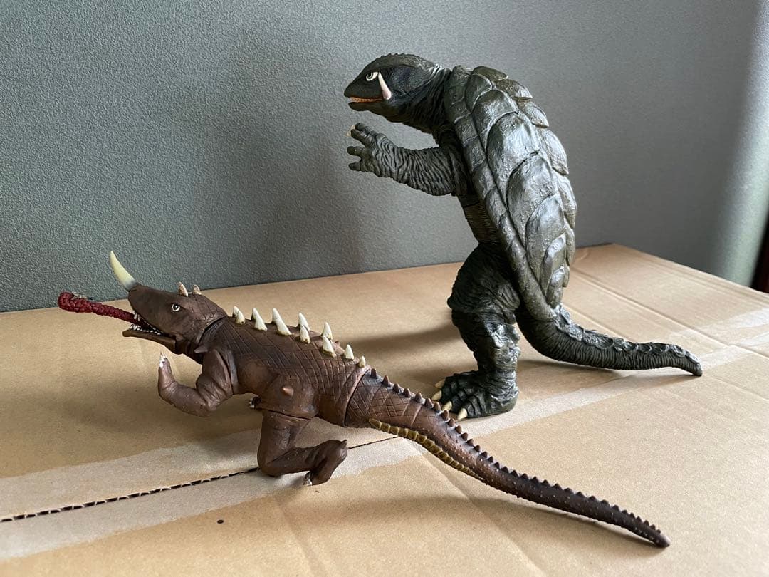 ガメラ1995レキンキャストキット完成品とユージン大映特撮シリーズバルゴン他3体