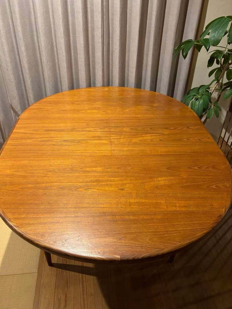 G-PLAN直径122センチ伸長式ダイニングテーブル