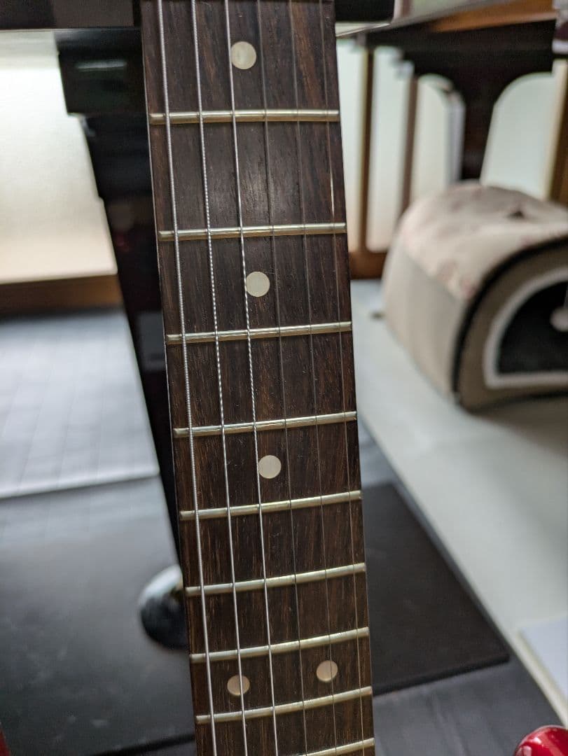 Legend エレキギター レッド　ちいかわピック