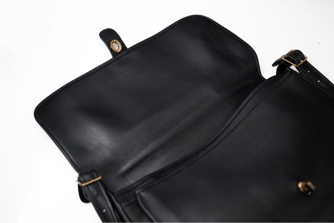 バッグ COACH Vintage Leather Black Shoulder Bag