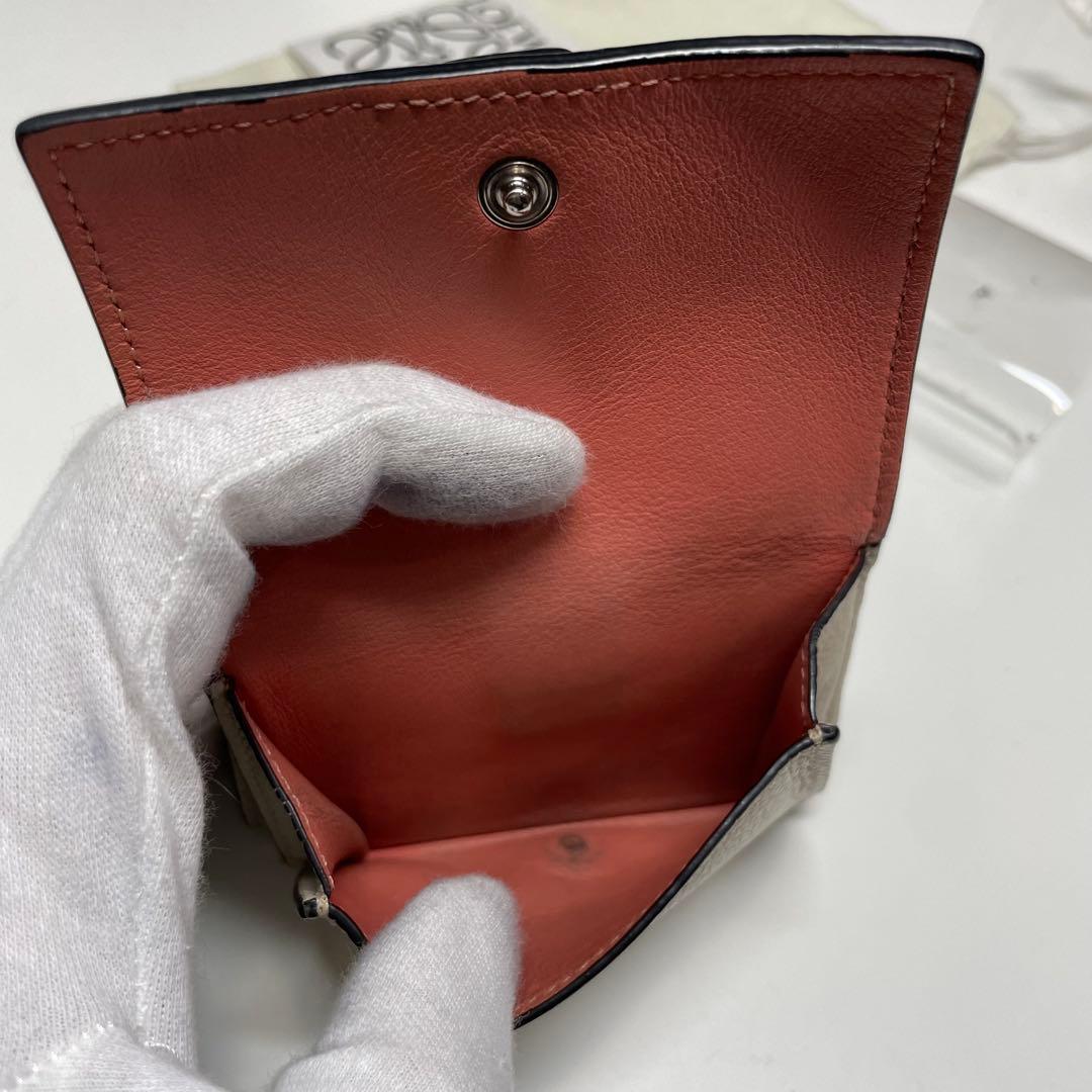 K*❌様 LOEWE ベージュ 三つ折り財布