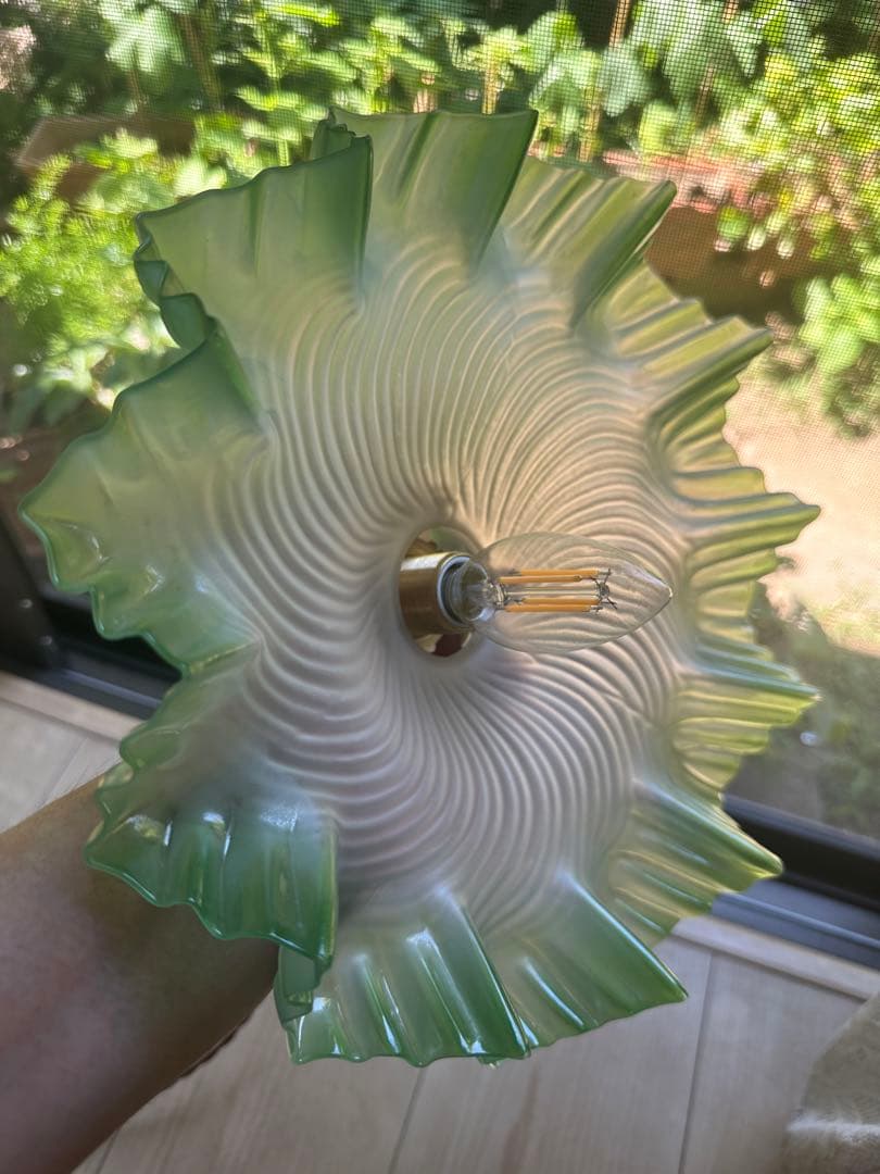 1930年代 フランス アンティーク オパーク彩ガラスの可愛らしい