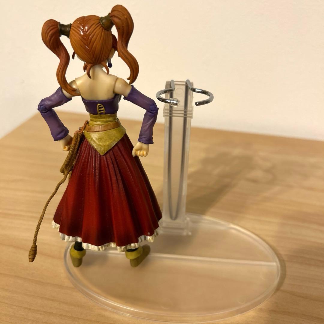 ドラゴンクエストⅧ プレイアーツ ゼシカ 可動式フィギュア