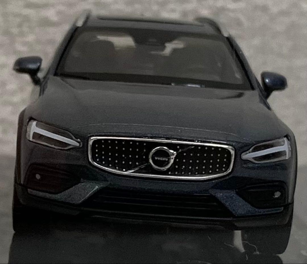 1/43 Volvo / ボルボ V60 Cross Country グレー