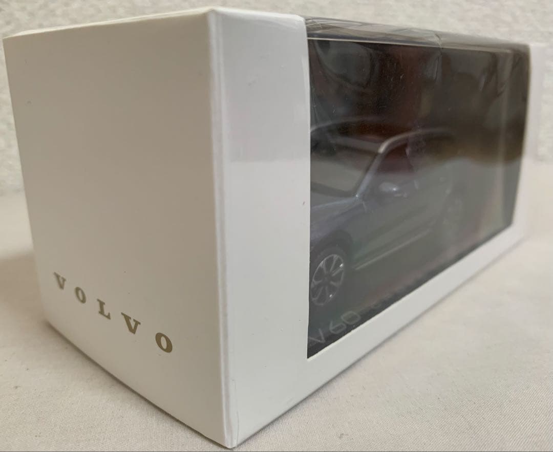 1/43 Volvo / ボルボ V60 Cross Country グレー