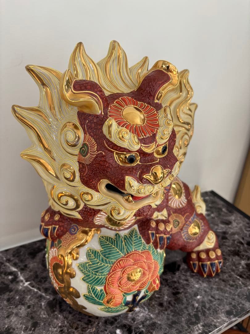 九谷焼 シーサー 唐獅子　九谷八幡窯　金彩　椿　魔除け　守り神