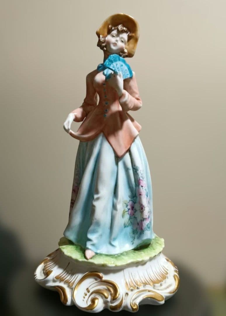 Tiche ティケ 陶器製女性像 置物 - メルカリ