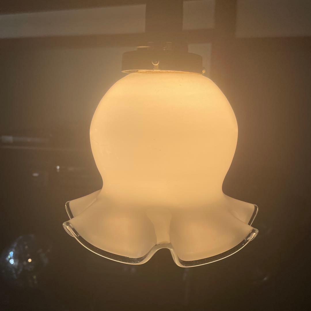 美品 ガラス ヴィンテージ ペンダントライト 乳白 フリル 天井照明 美