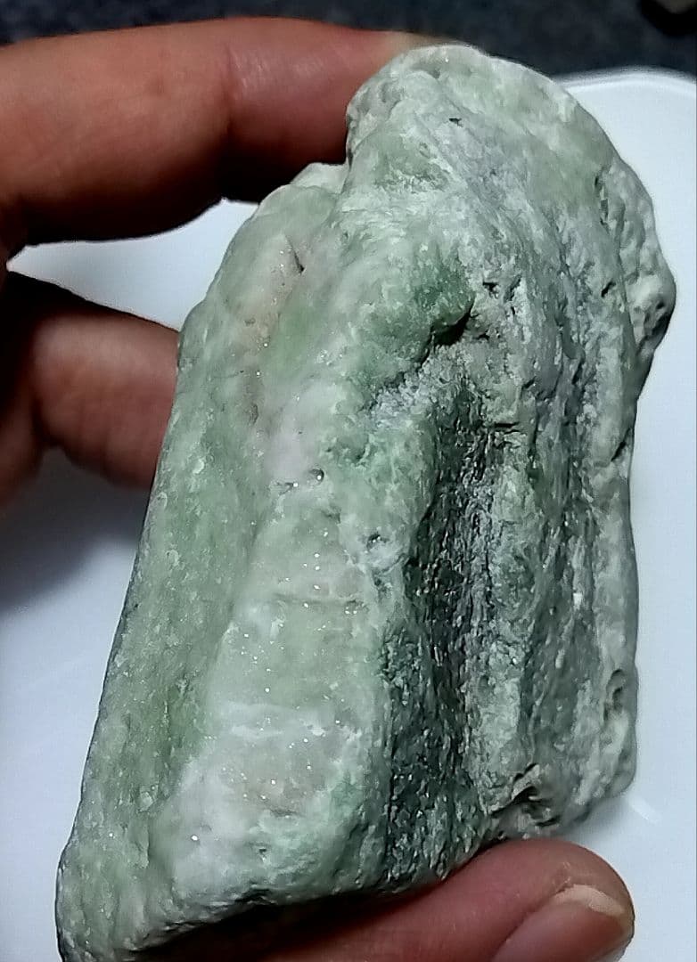 ☆翡翠原石☆糸魚川硬玉【青海川・転石ウブ・クラスター翡翠299g】