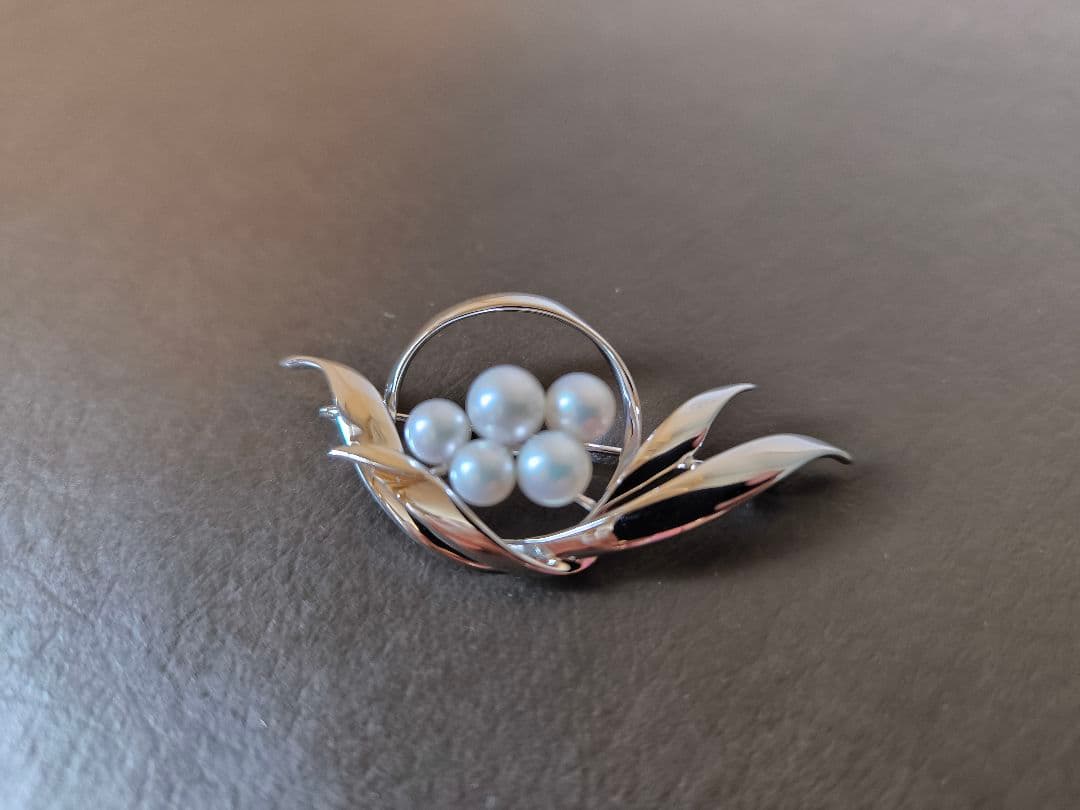 MIKIMOTO ミキモト 5珠 真珠 シルバー silver ブローチ