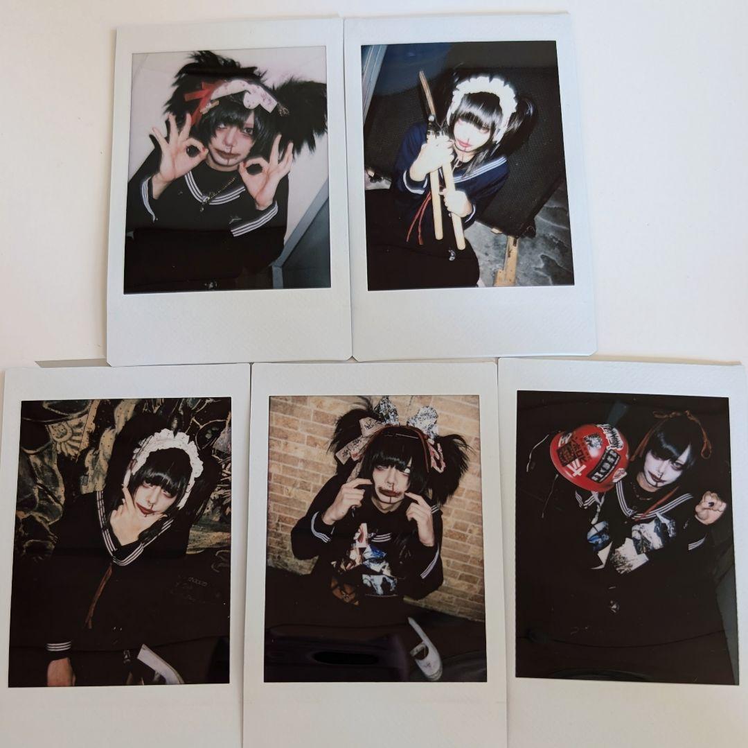 鮮血A子ちゃん 滅多刺しひろくん チェキ 5枚セット - メルカリ