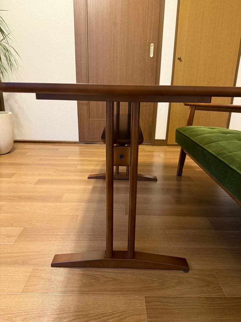 [お値下げ中]カリモク60カフェテーブル1200ウォールナット