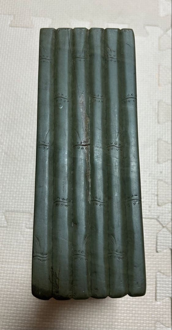 [極上品] 中国 古硯　清時代【費丹旭】在銘/緑端渓硯　蛙図　細密彫刻　書道具