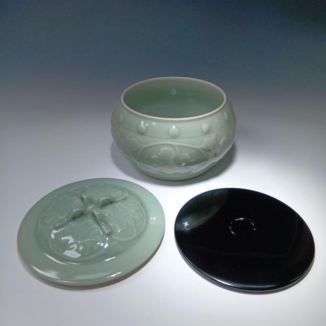 値下げ茶道具 砧青磁浮牡丹水指 (龍泉窯) 替蓋付 美品 値下げ茶道具 砧