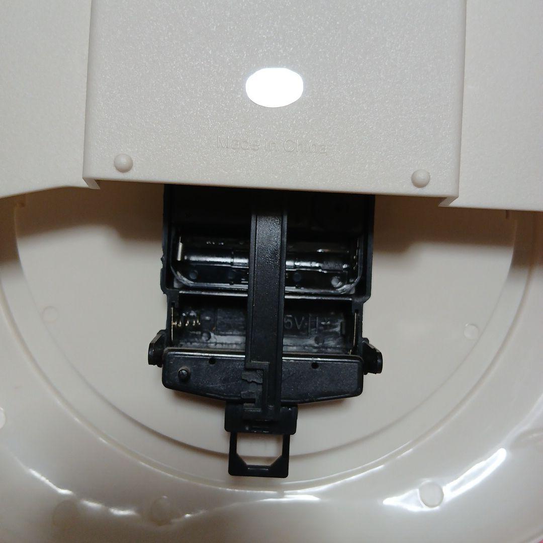 ハローキティ　リンゴ型　振子　掛け時計