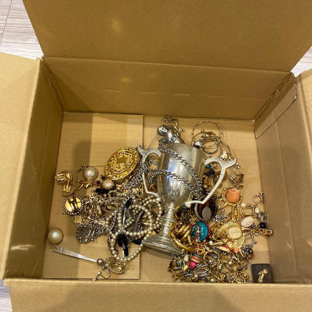 アクセサリー　ジャンク品　含む