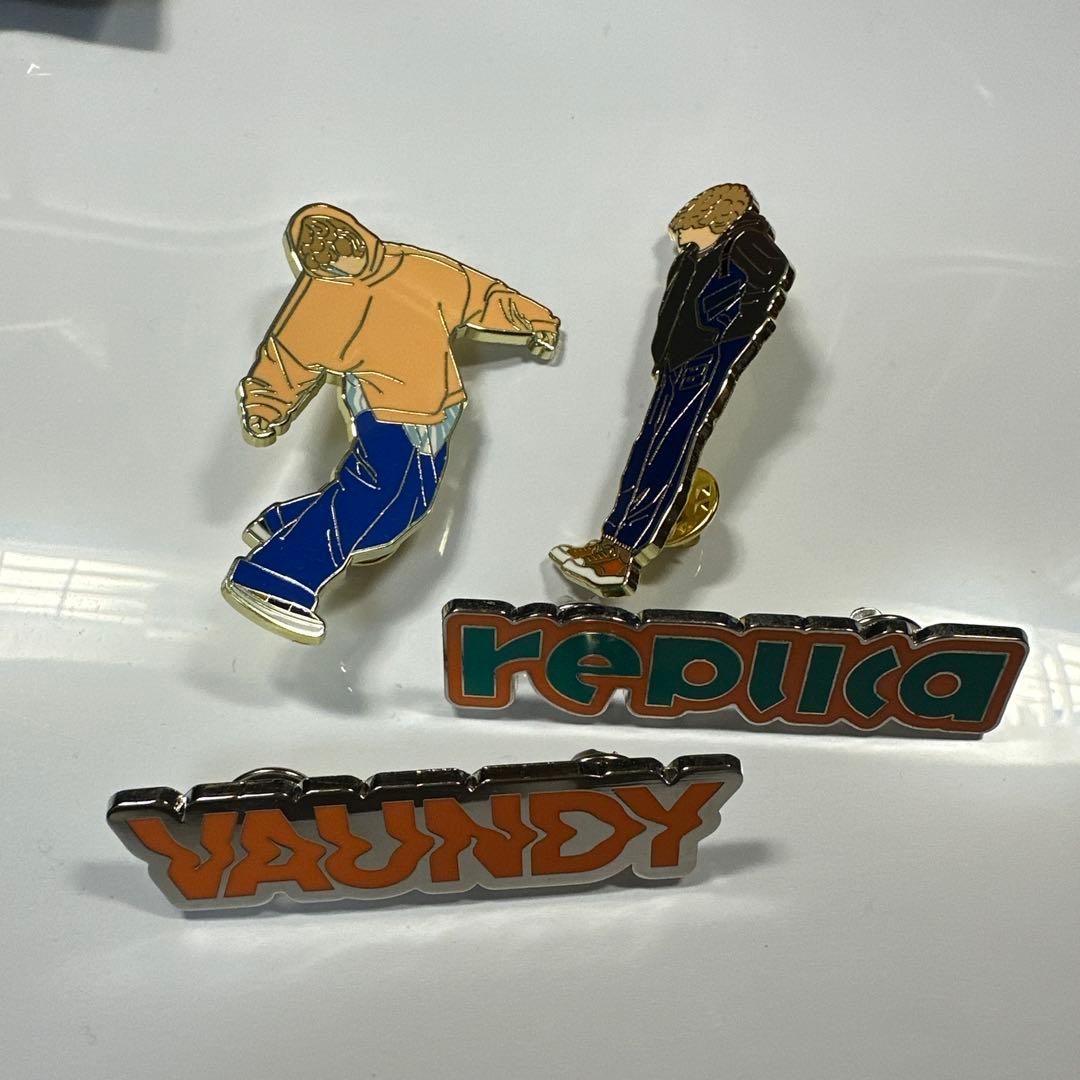 Vaundy ピンバッジ replica 全種類Vaundy replica ピンバッジ 全4種