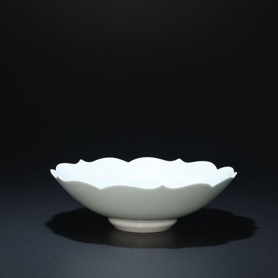 人間国宝 井上萬二 白磁緑釉牡丹彫文 鉢 菓子器 共箱