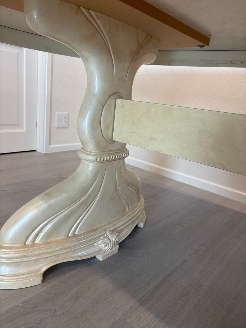 サルタレッリ社　ベルサイユシリーズダイニングテーブル