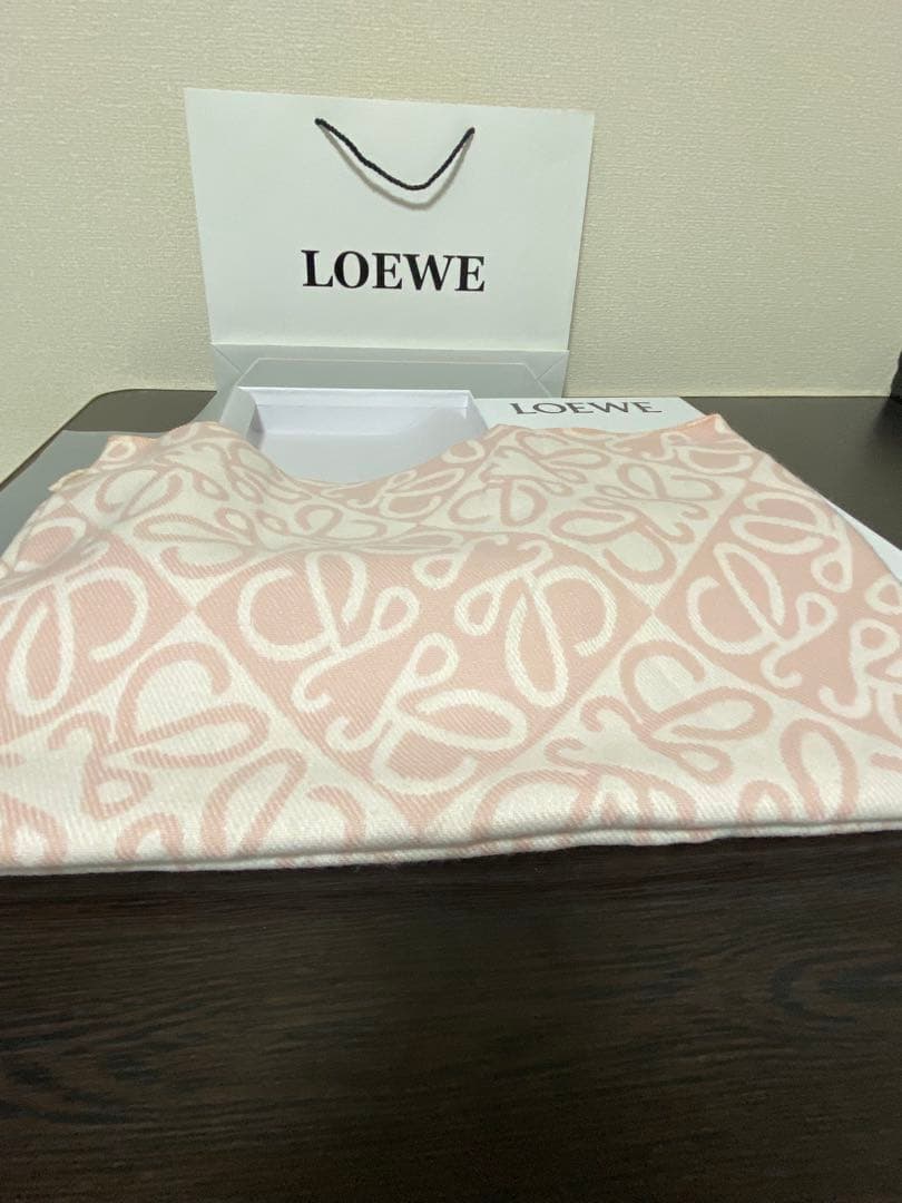 アウトレット】ロエベ ノベルティ マフラー 春色ピンク - メルカリ