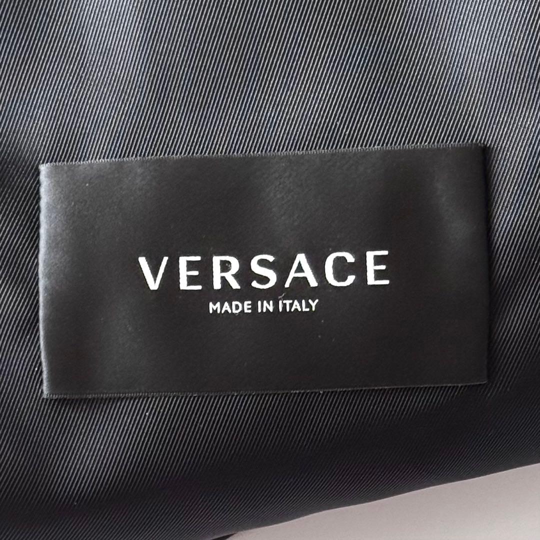 近年 VERSACE RFID搭載 Vロゴブルゾン キルティング 切替 ブラック