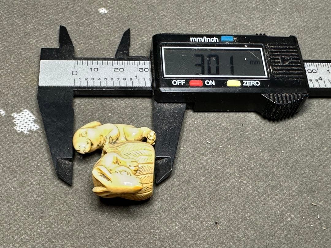 極上 根付 天然素材 アンティーク 骨董 飾り物 古美術品 置物 細密細工