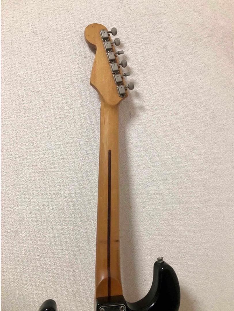 激シブ！レリック加工のヴィンテージ風ストラット￼タイプエレキギター