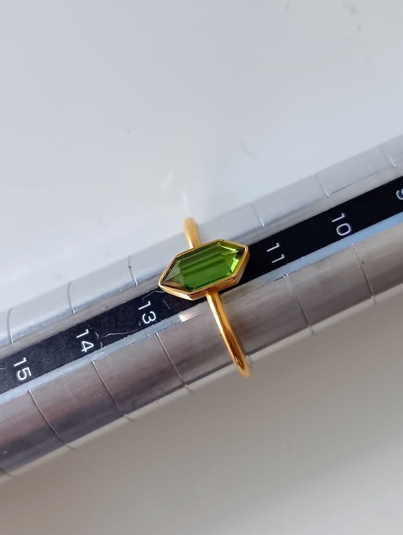 ガブリエラキス 18K グリーントルマリンリング 12号 カイトシェイプ