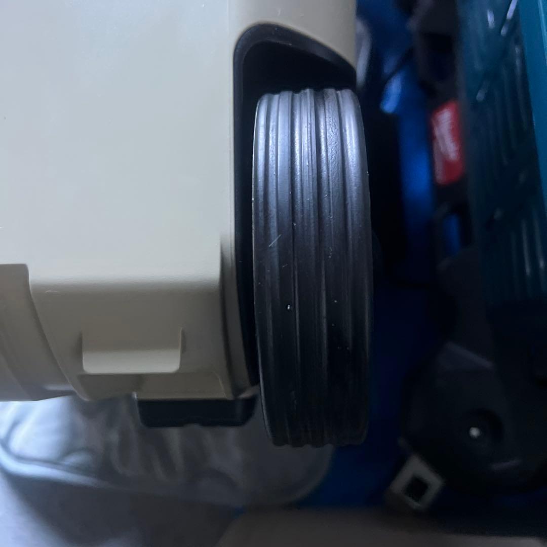 HiKOKI コードレス冷温庫　１８Ｖバッテリー２個付き