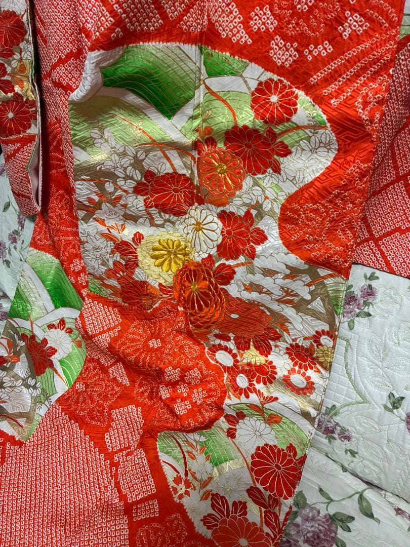 豪華振袖 駒刺繍 絞り 草花紋 正絹 逸品 - メルカリ