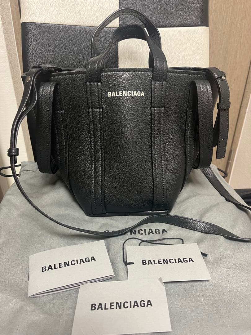 BALENCIAGA エブリディXS ノースサウストートバッグロゴトートバッグ