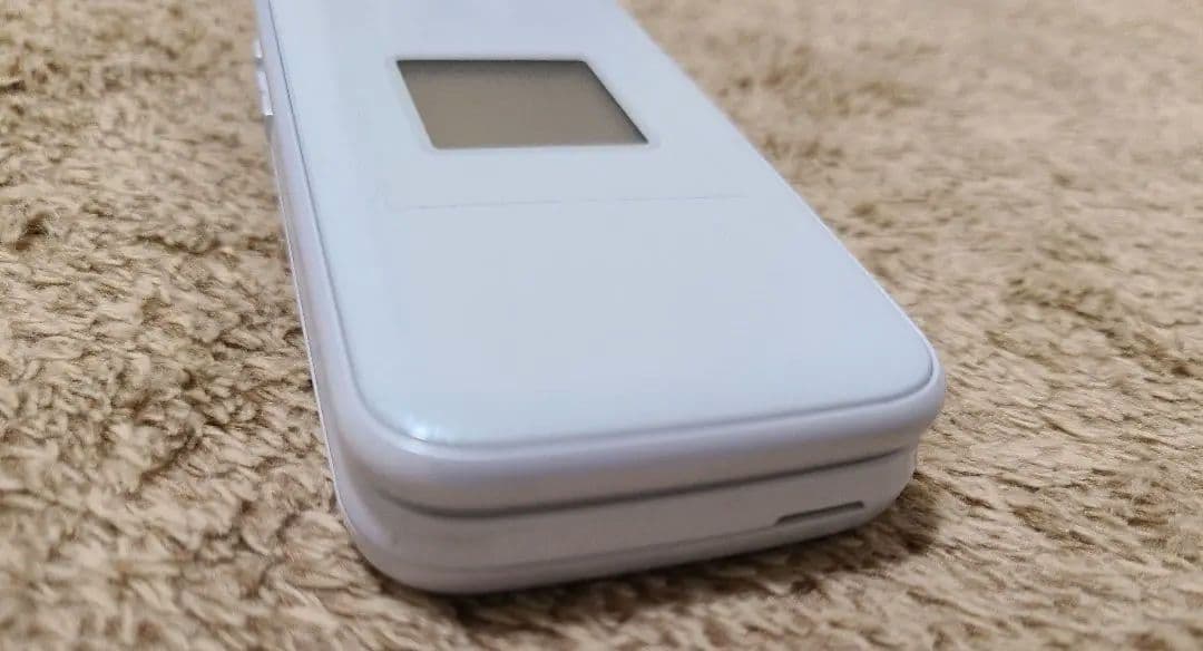 らくらくホンF-01M ホワイト