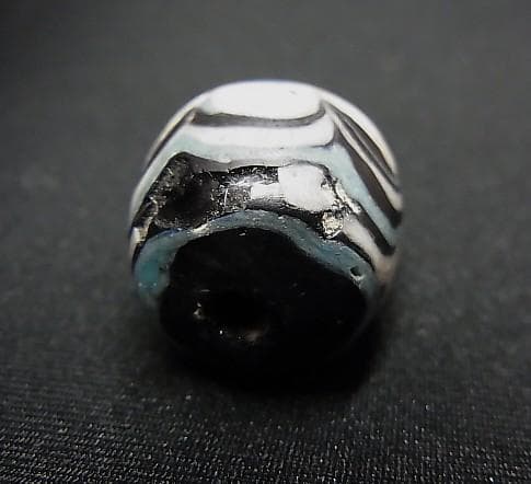 ☆G2703☆古代とんぼ玉 (A47) イスラム大粒 ガラスビーズ かきあげ文様