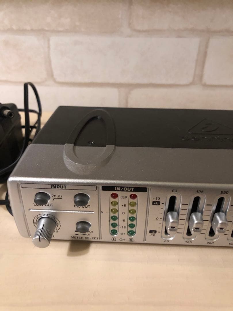 behringer FBQ800 グラフィックイコライザー