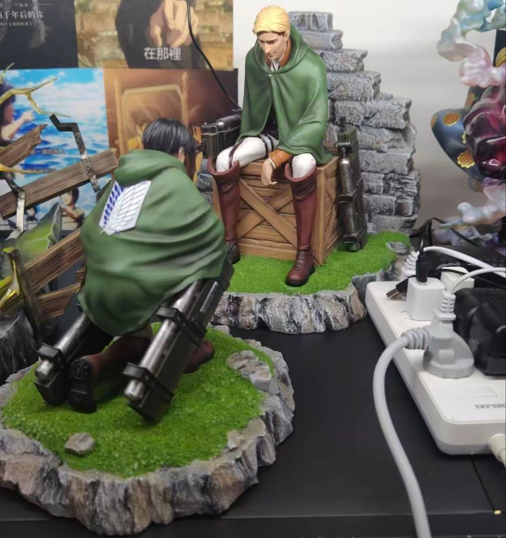 進撃の巨人 ② リヴァイ+ エルヴィン ガレージキット ガレキ スタチュー