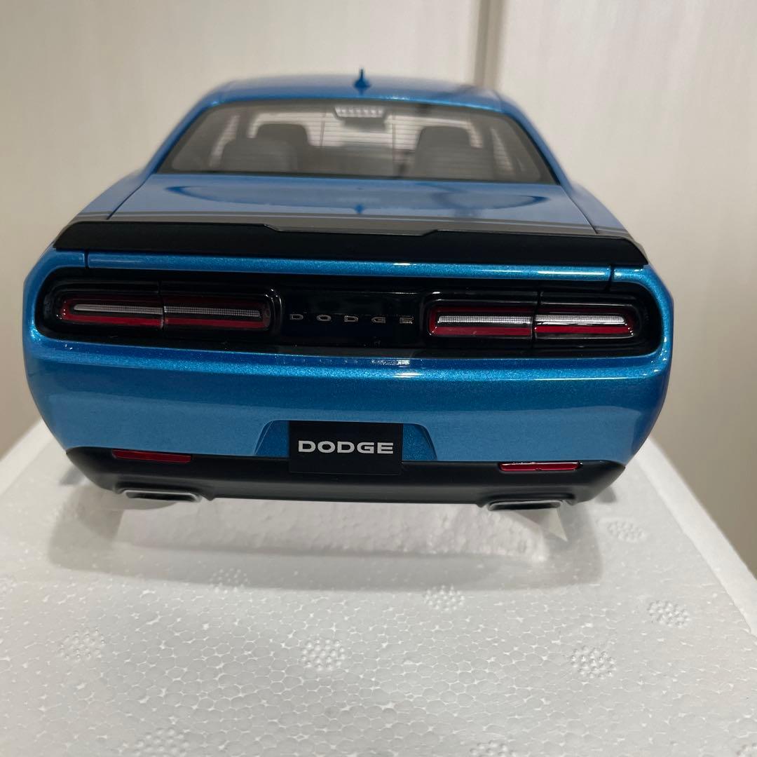 1/18 ダッジ チャレンジャー HEMI スキャットパック シェイカー