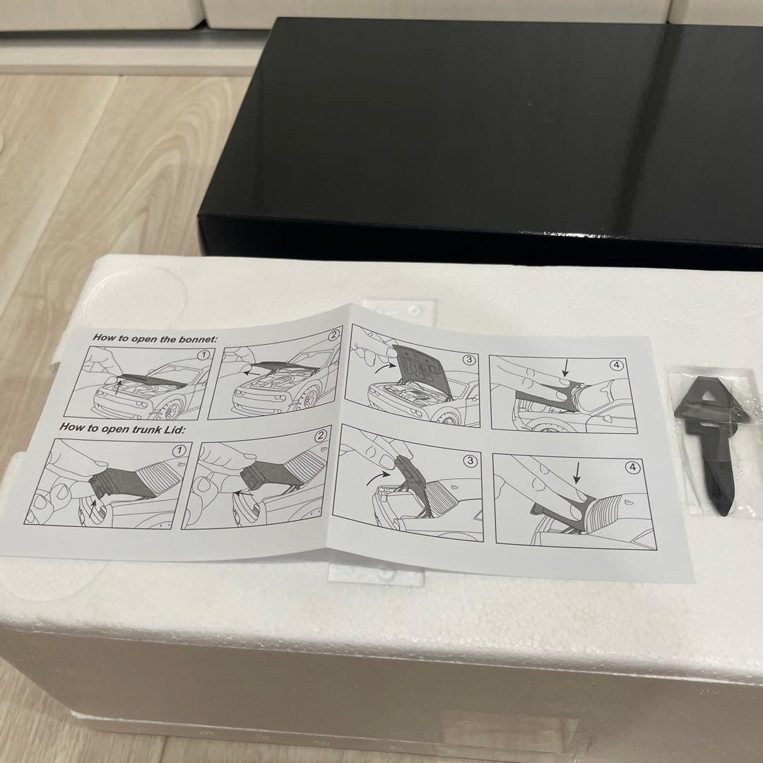 1/18 ダッジ チャレンジャー HEMI スキャットパック シェイカー