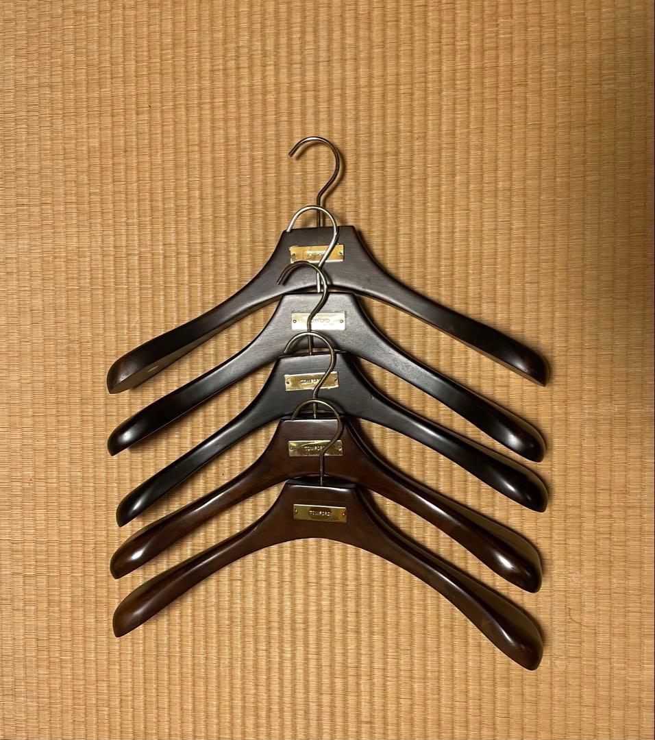 トムフォード 木製衣類ハンガー 5本セット